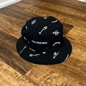 black reversible champion bucket hat